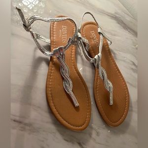 David’s Bridal Silver Sandals Size 7